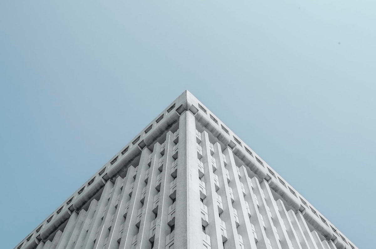 平衡感超好！阿隆-戈登在社媒晒出自己练习滑板的视频