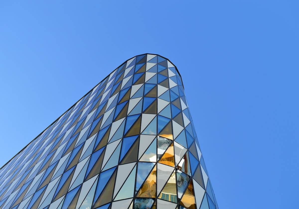 平衡感超好！阿隆-戈登在社媒晒出自己练习滑板的视频